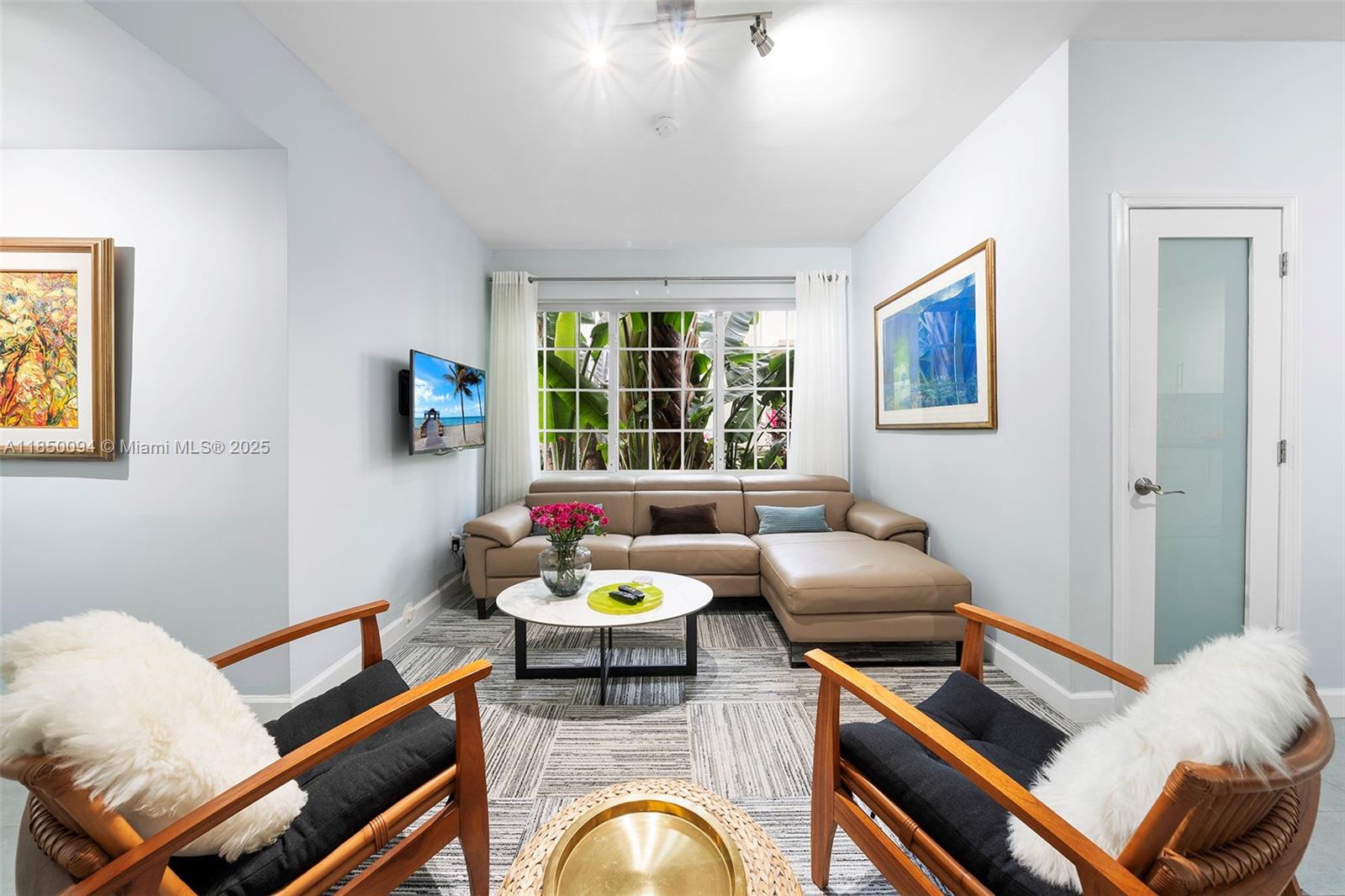 1569 Michigan Ave # 10