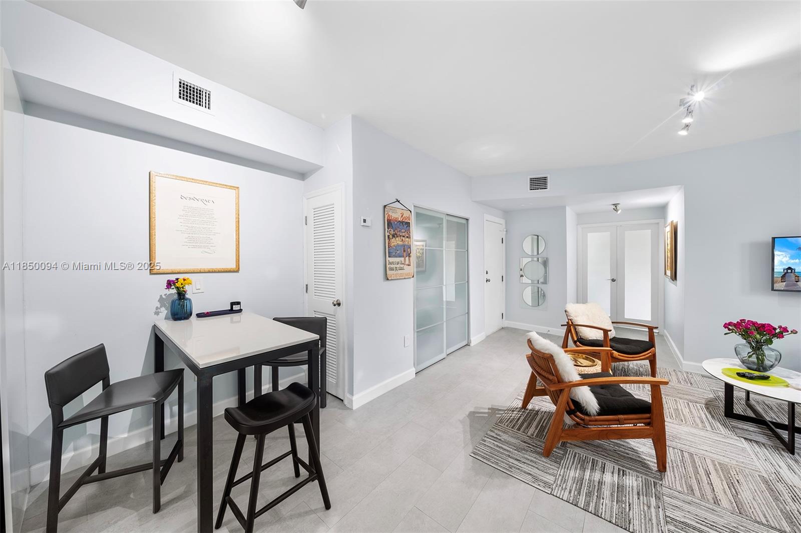 1569 Michigan Ave # 10
