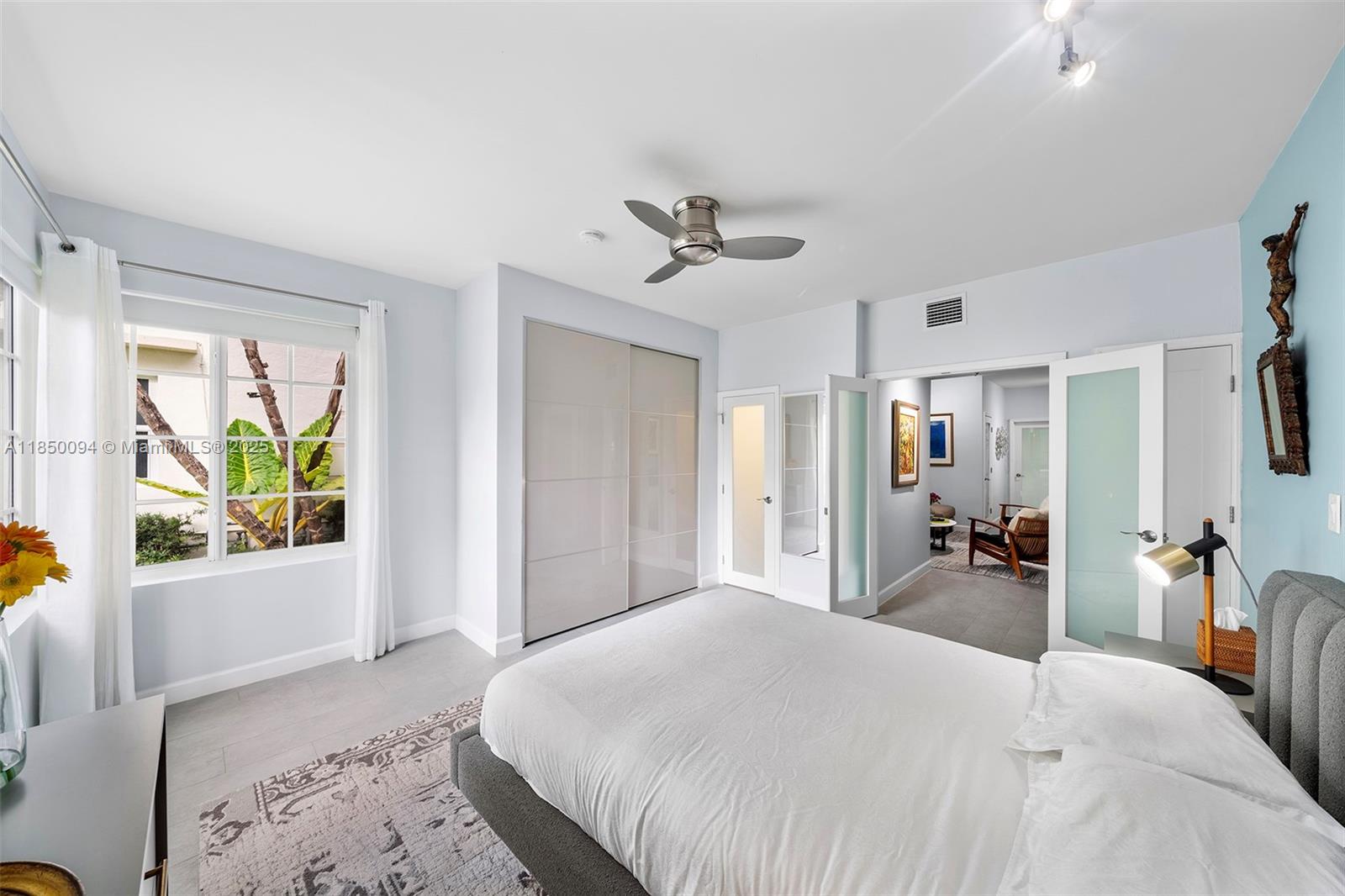 1569 Michigan Ave # 10