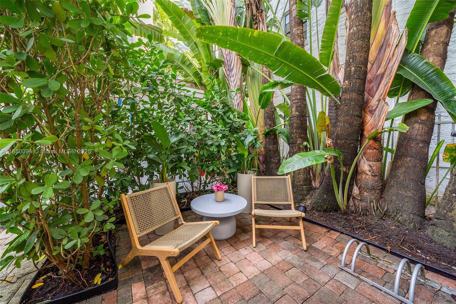 1569 Michigan Ave # 10