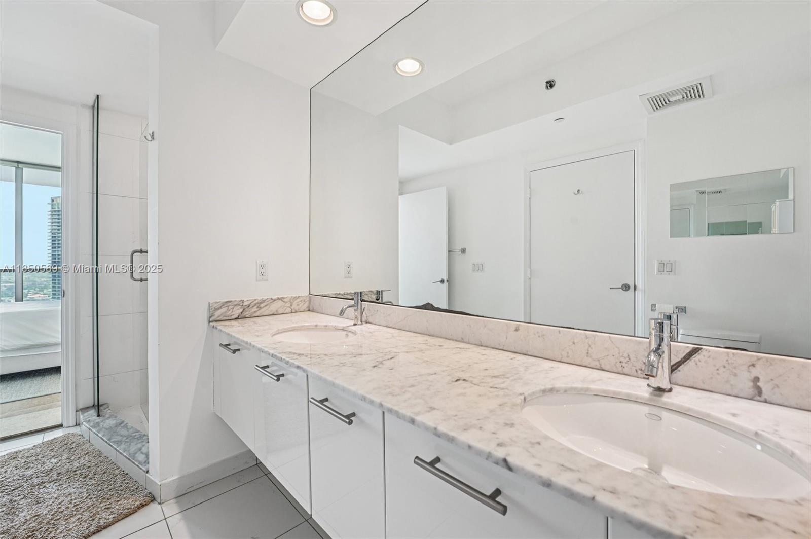 55 SE 6th St # 3600