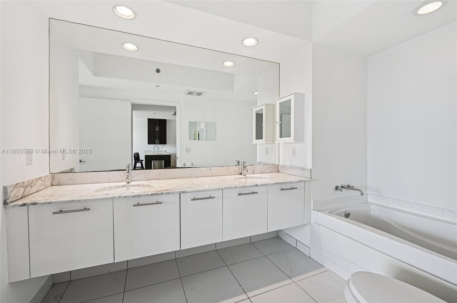 55 SE 6th St # 3600