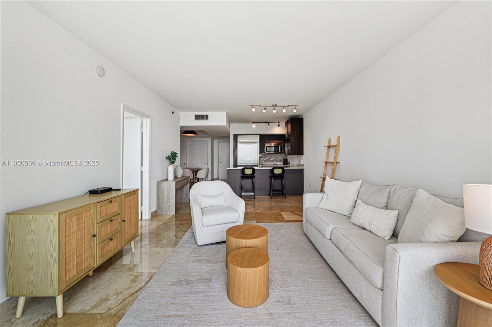 55 SE 6th St # 3600