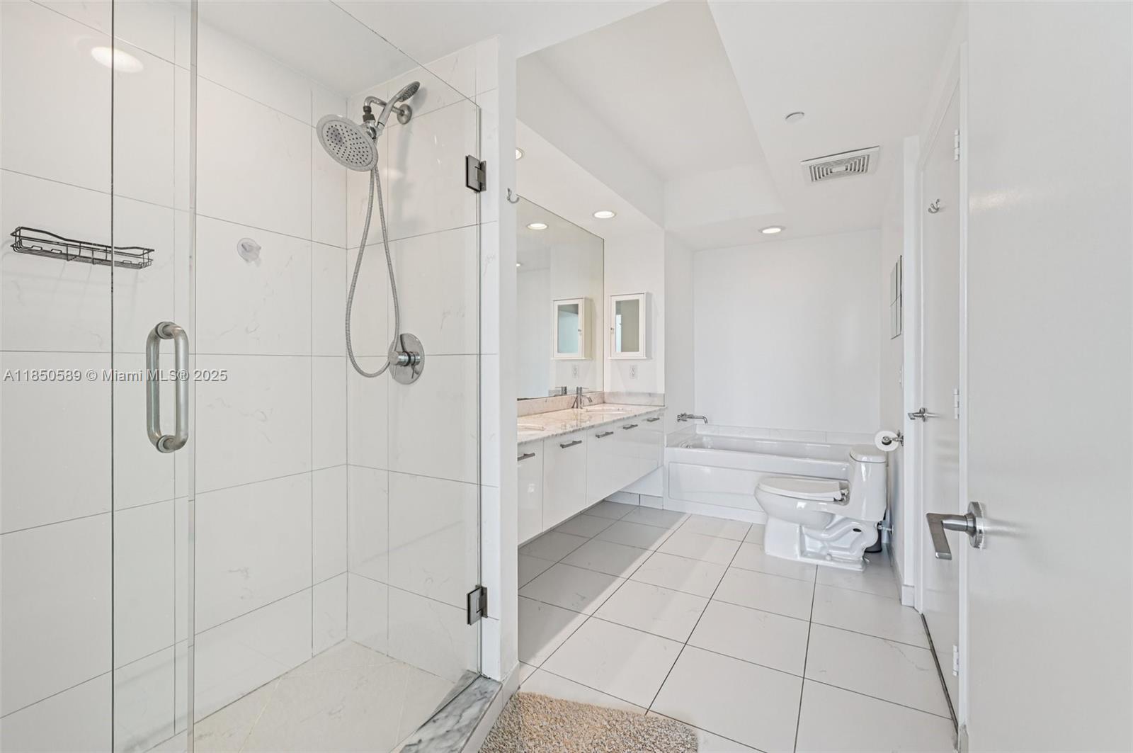 55 SE 6th St # 3600
