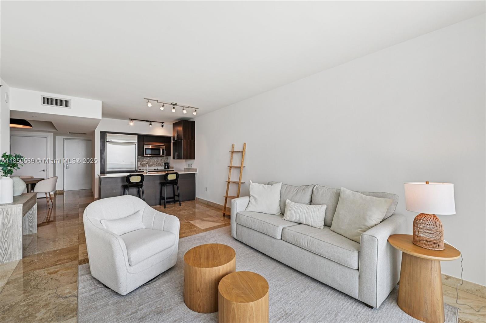 55 SE 6th St # 3600