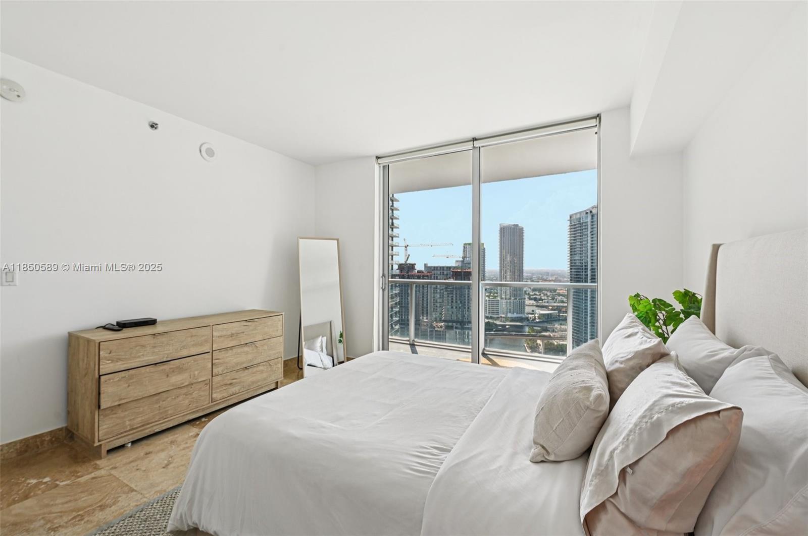 55 SE 6th St # 3600