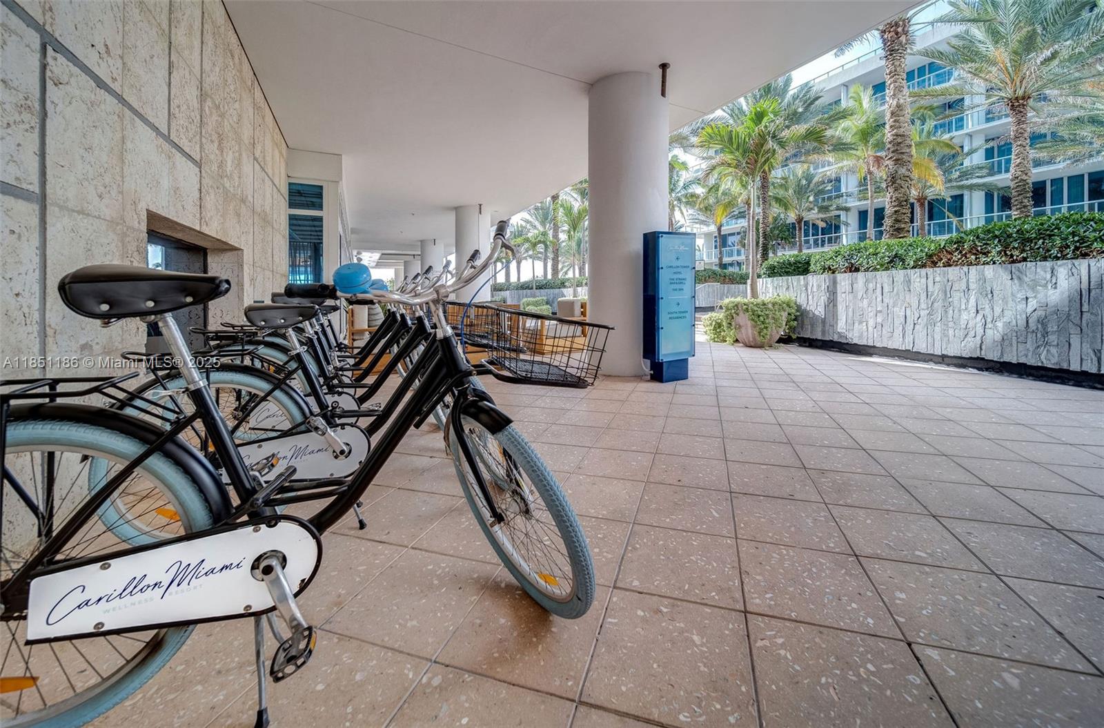 6799 Collins Ave # 706