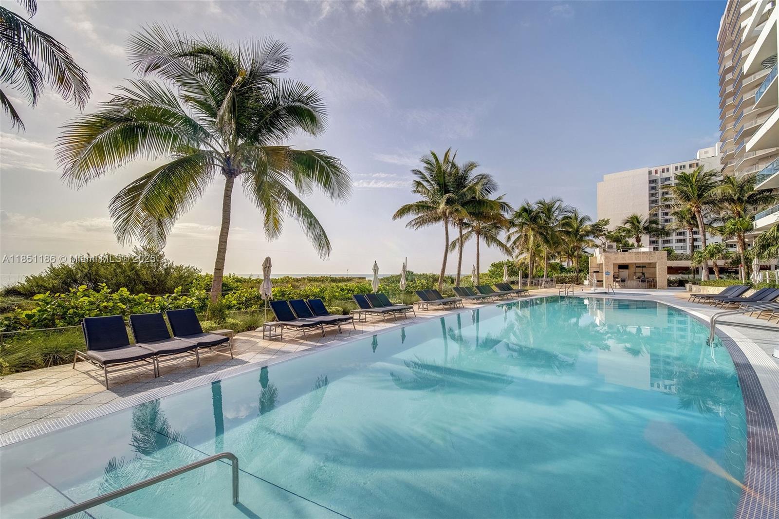6799 Collins Ave # 706