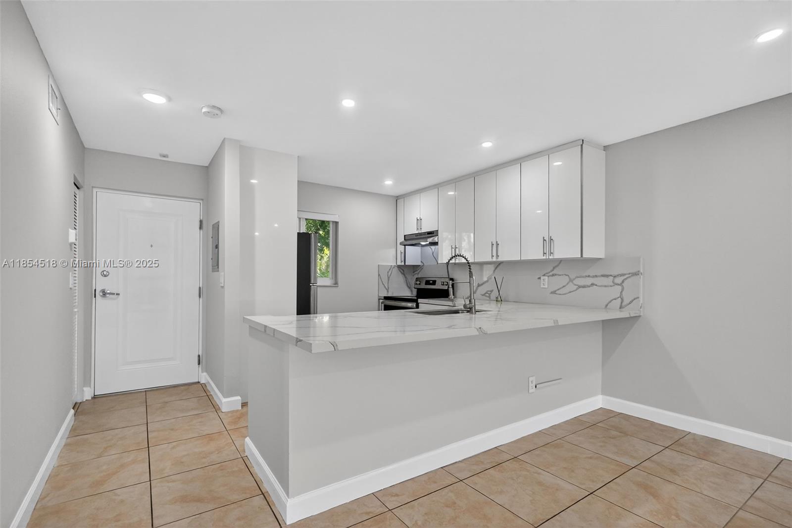 7705 Camino Real # B204
