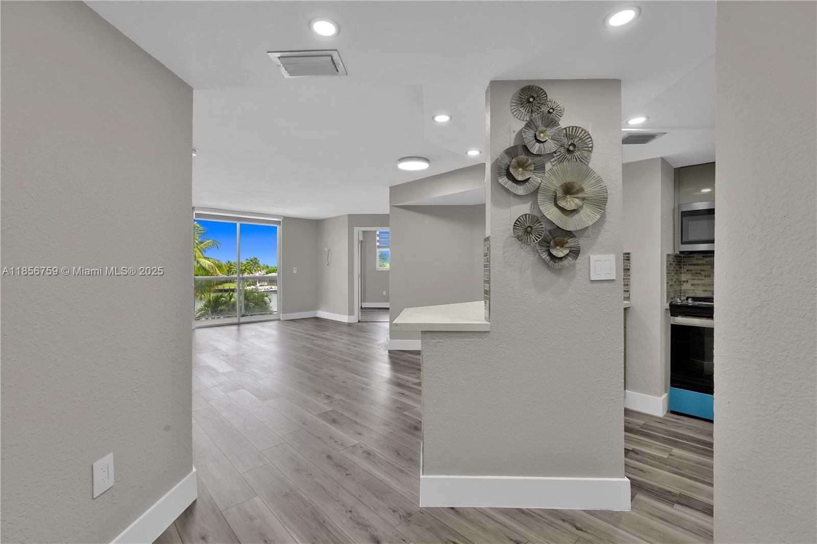 5880 Collins Ave # 403