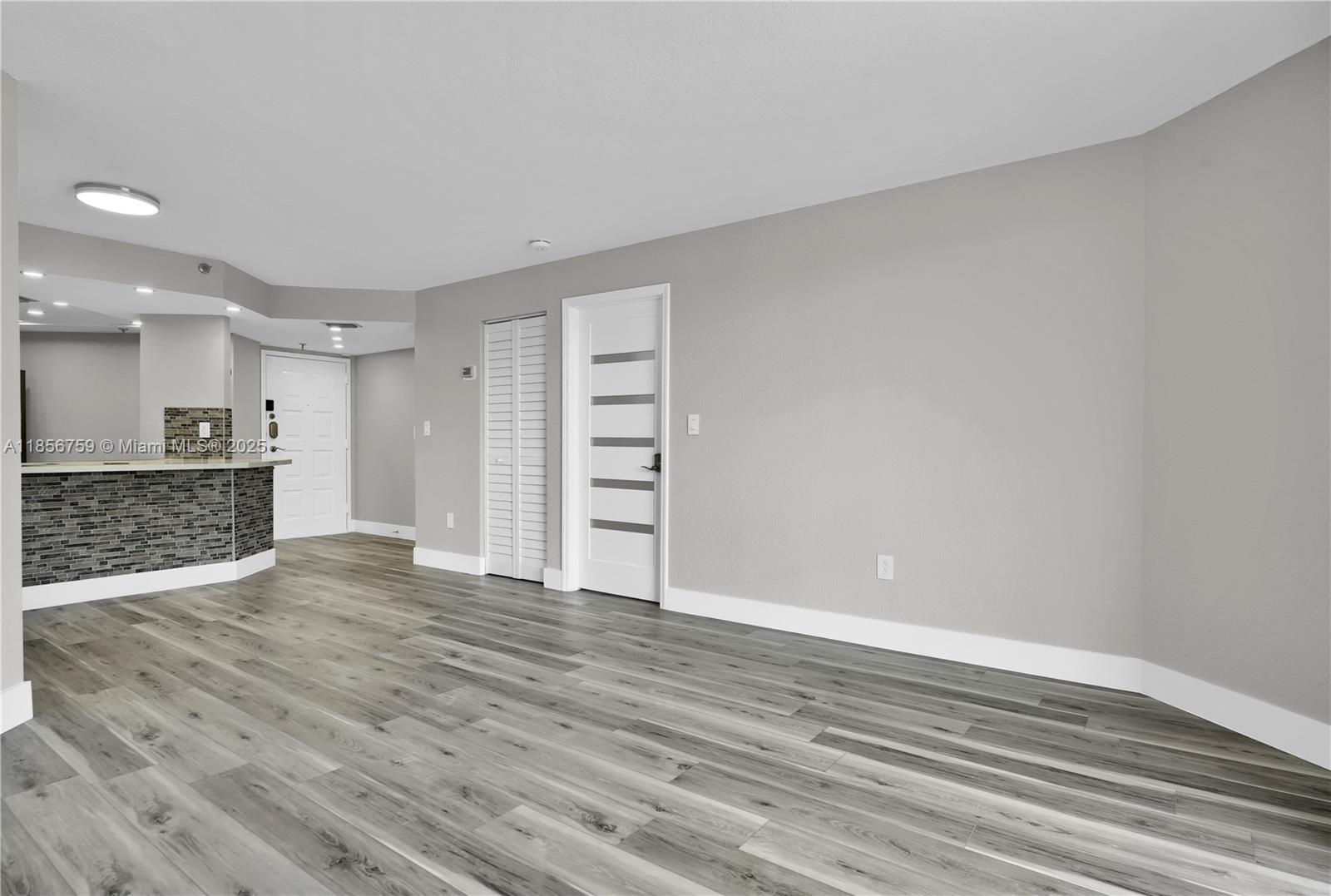5880 Collins Ave # 403
