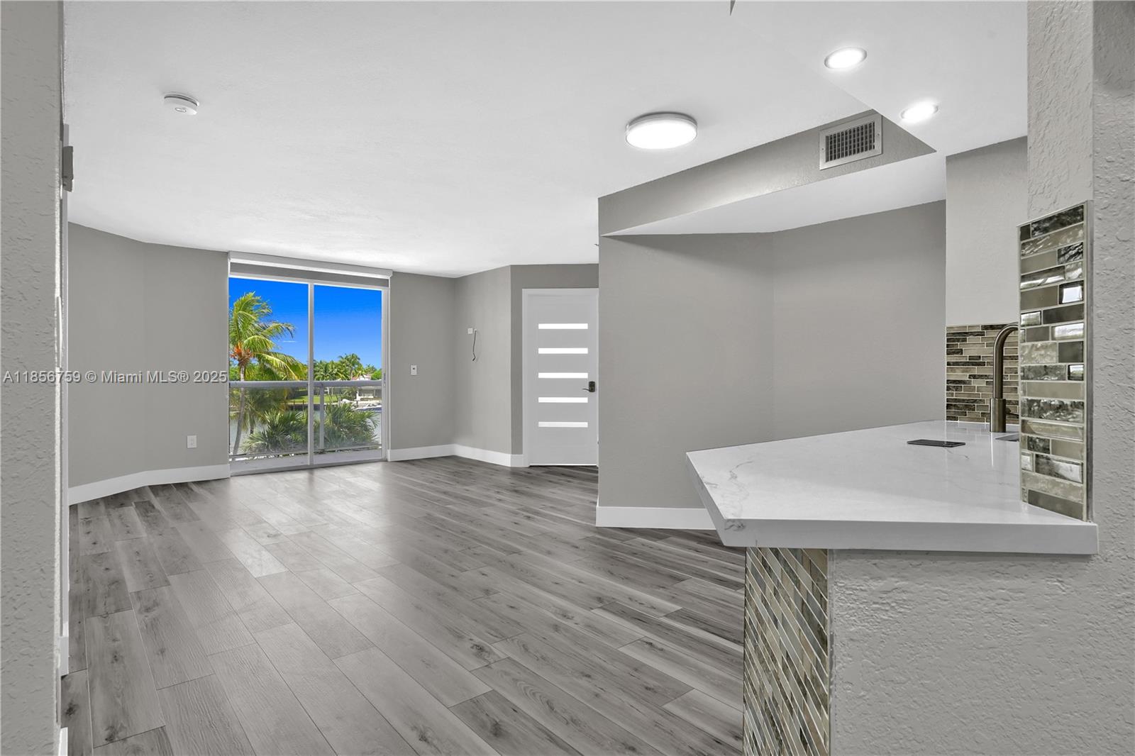 5880 Collins Ave # 403