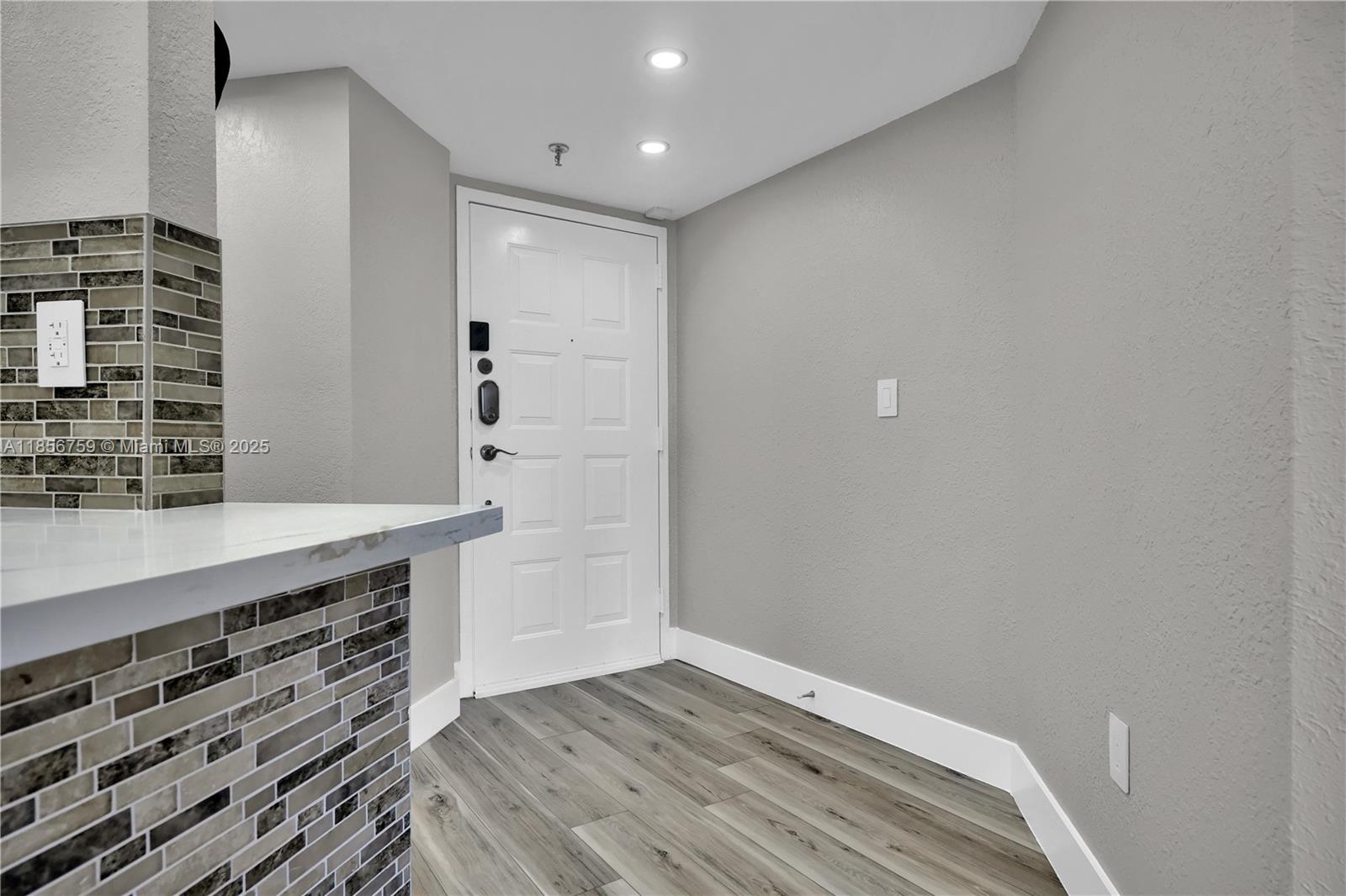 5880 Collins Ave # 403