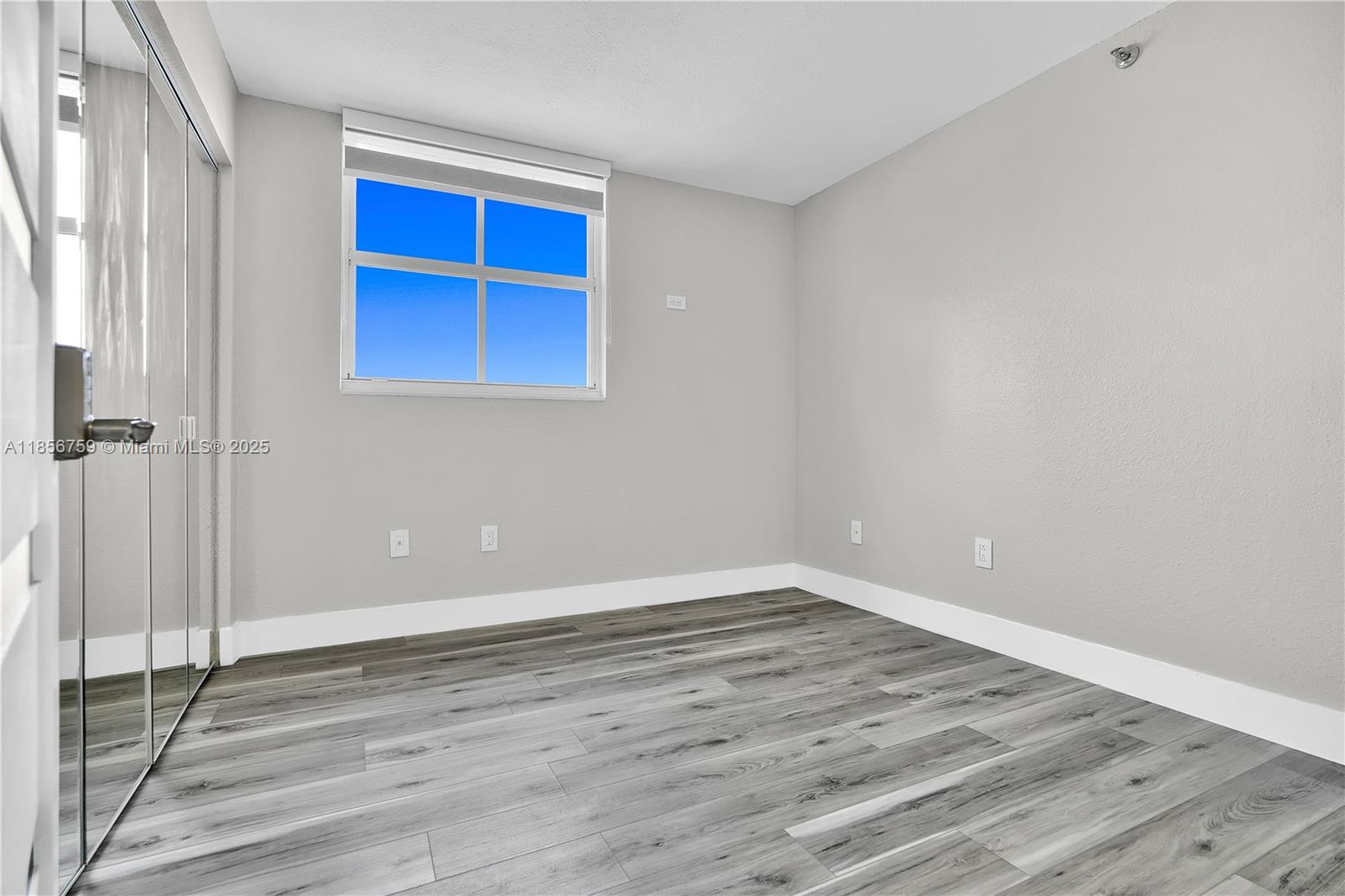 5880 Collins Ave # 403