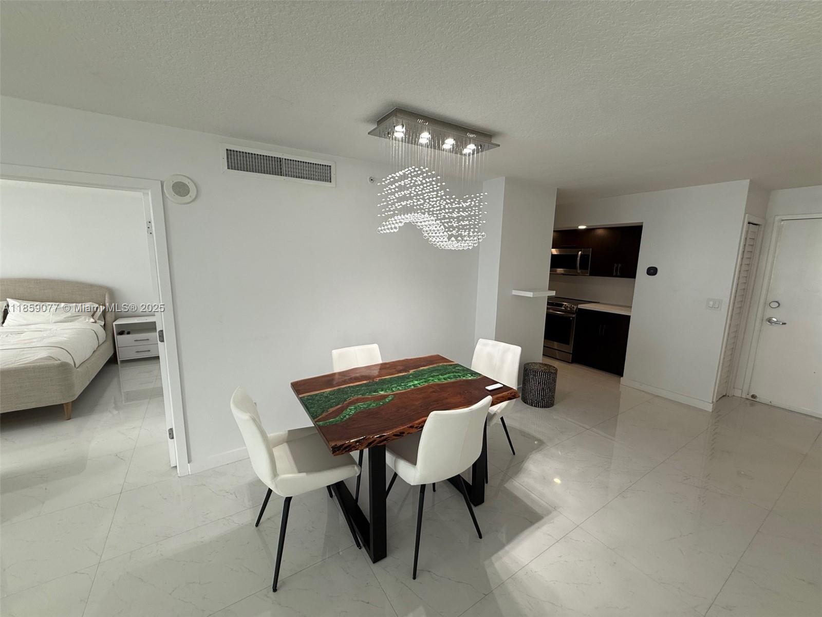 6917 Collins Ave # 906