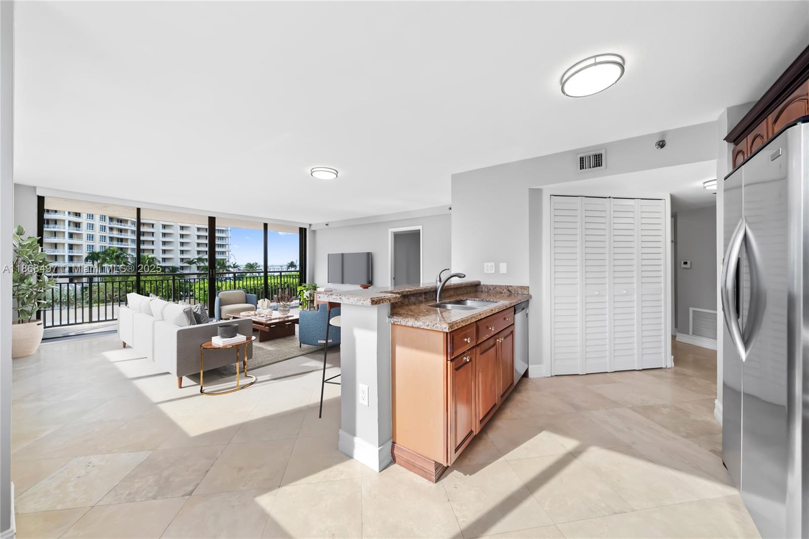 540 Brickell Key Dr # 815