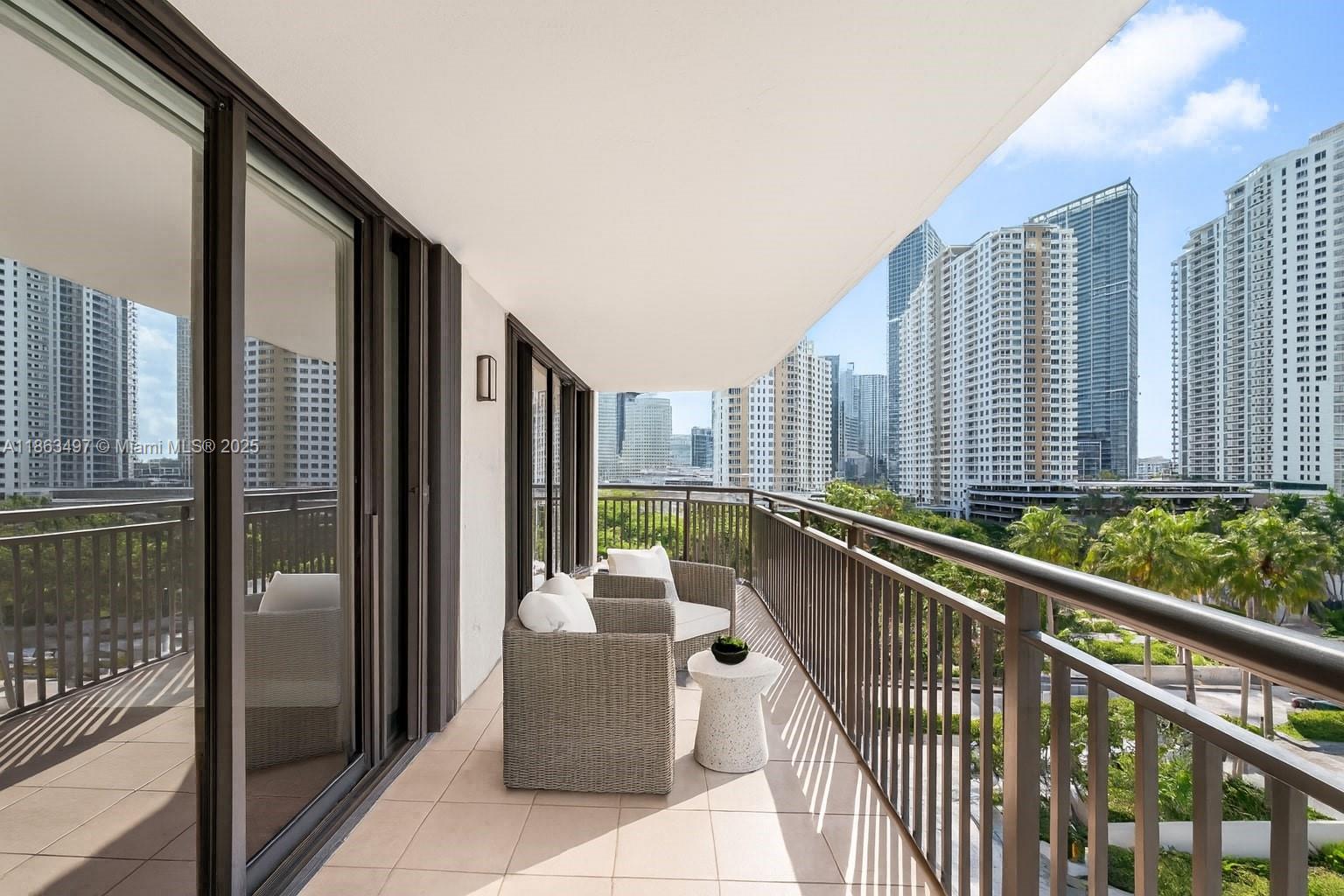 540 Brickell Key Dr # 815