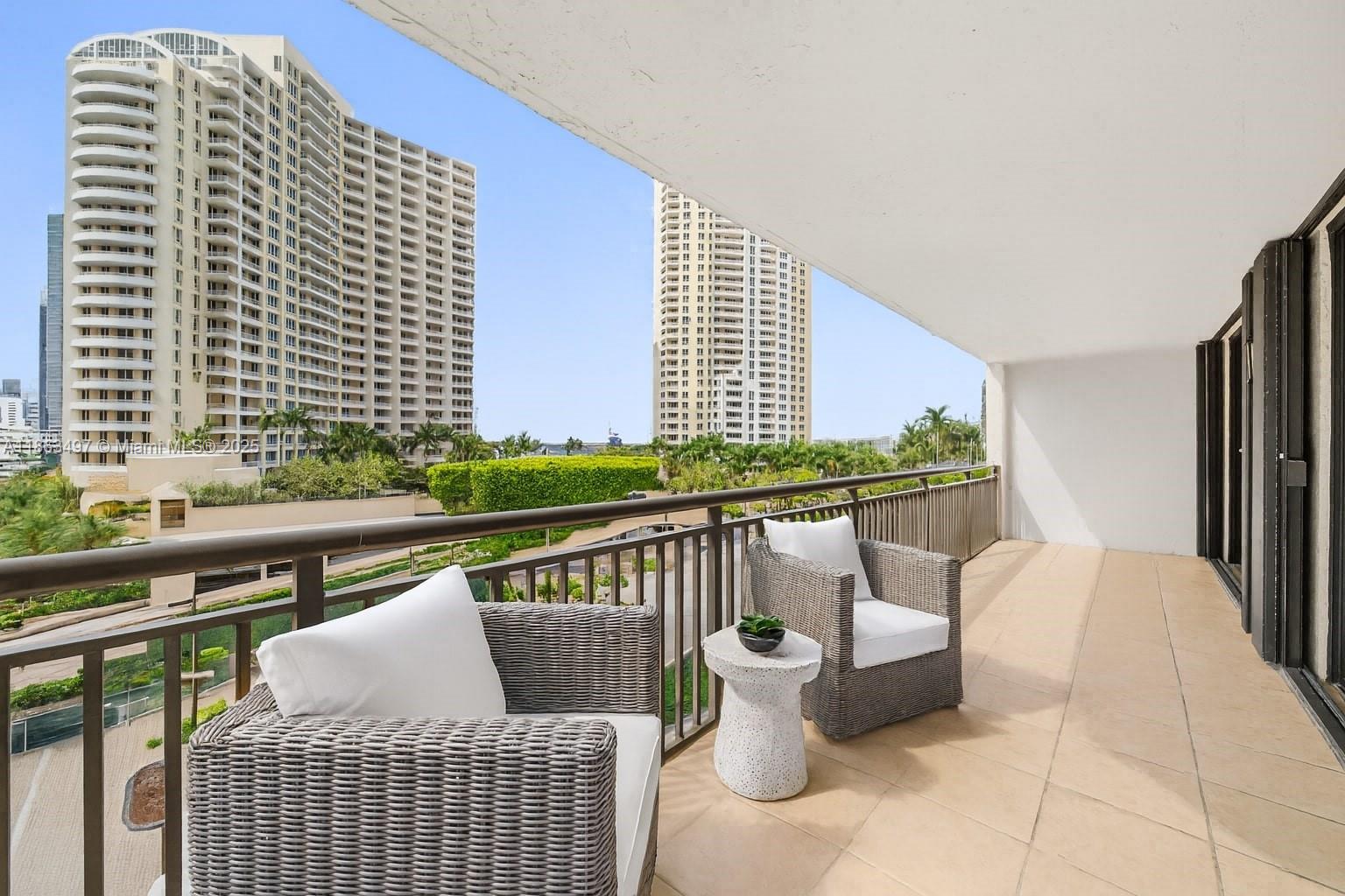 540 Brickell Key Dr # 815