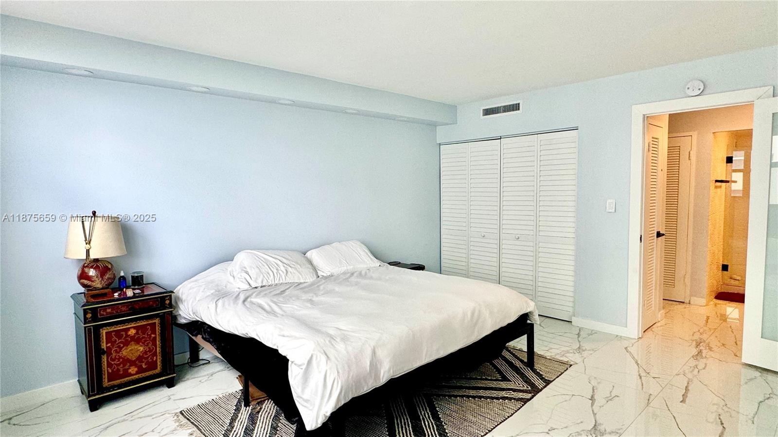 9225 Collins Ave # 704