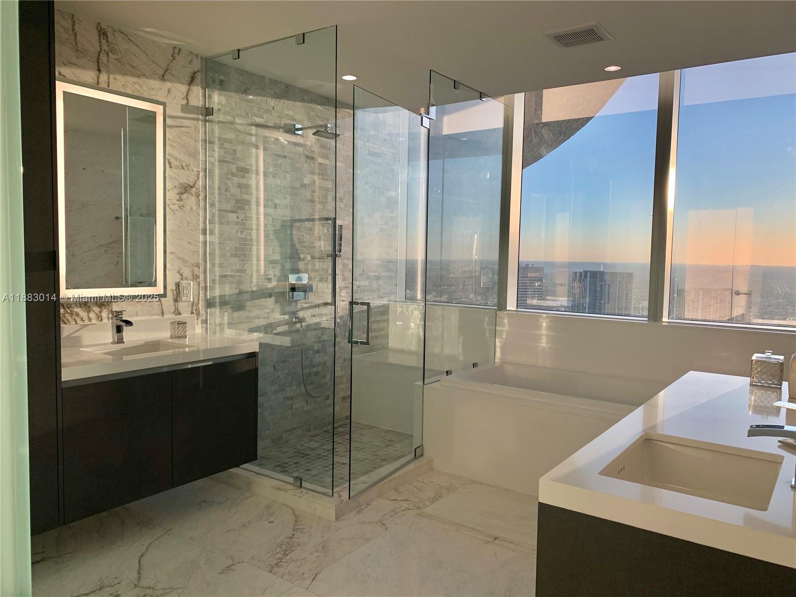 851 NE 1st Avenue # 4902