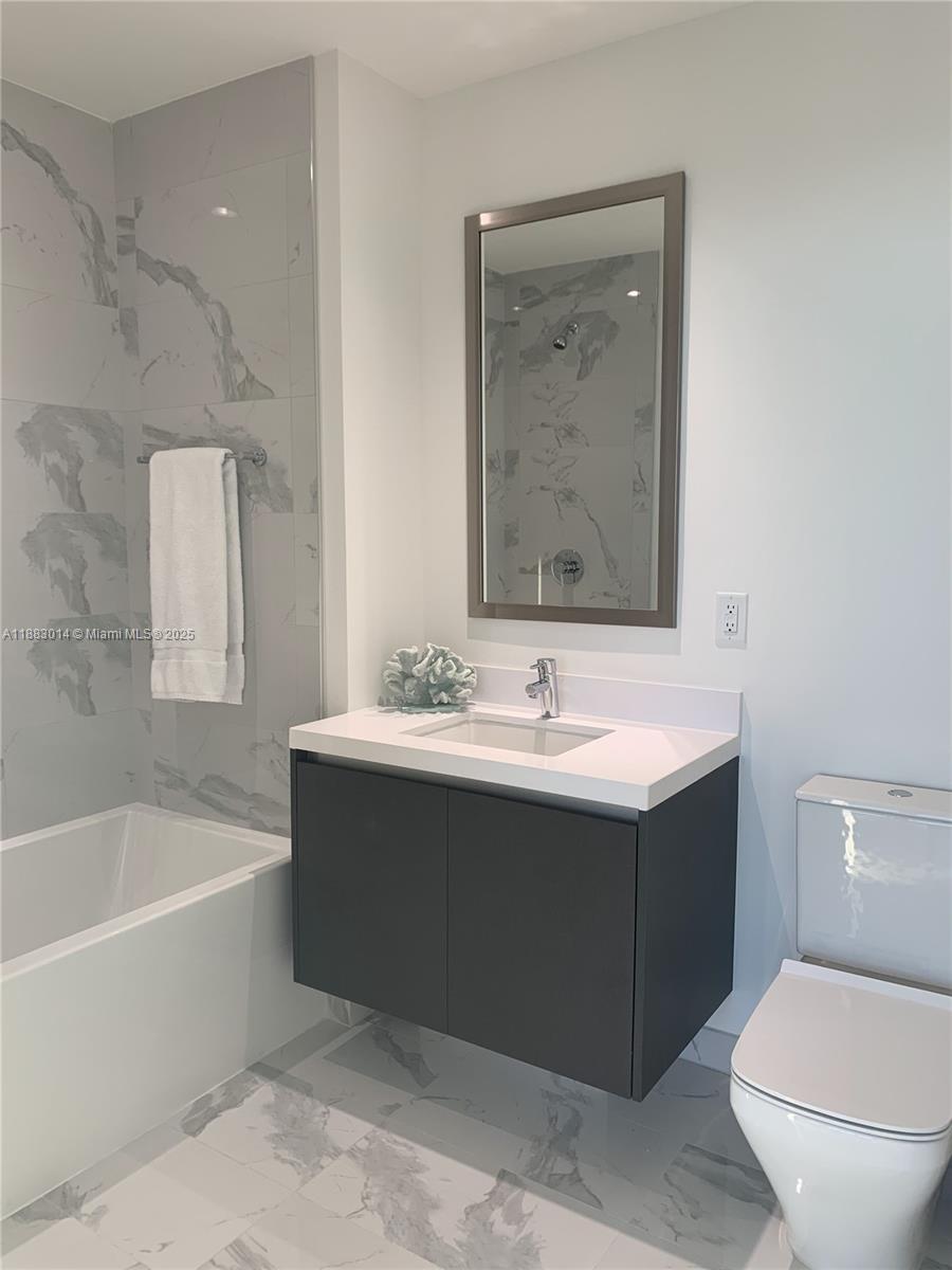 851 NE 1st Avenue # 4902