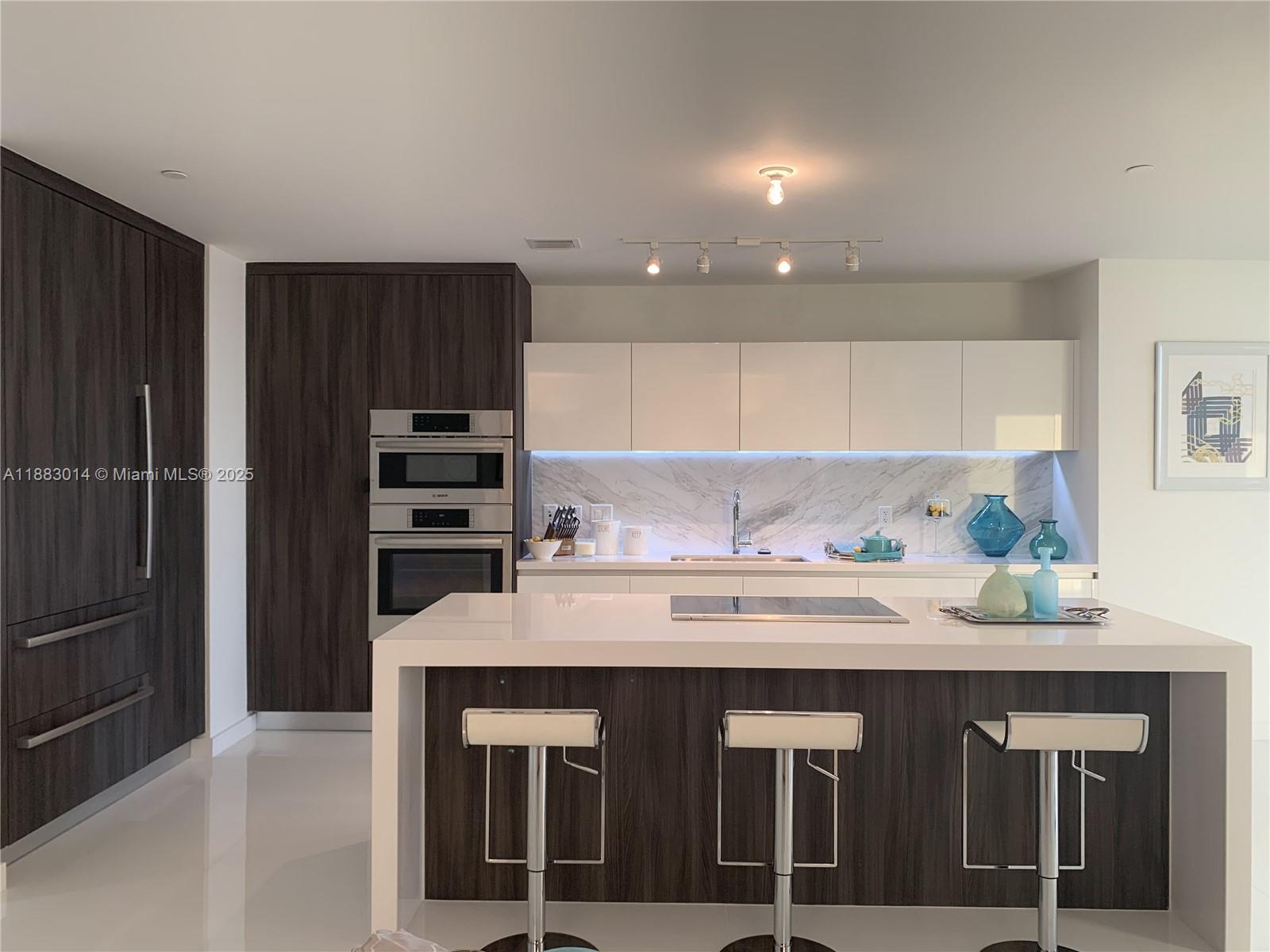 851 NE 1st Avenue # 4902