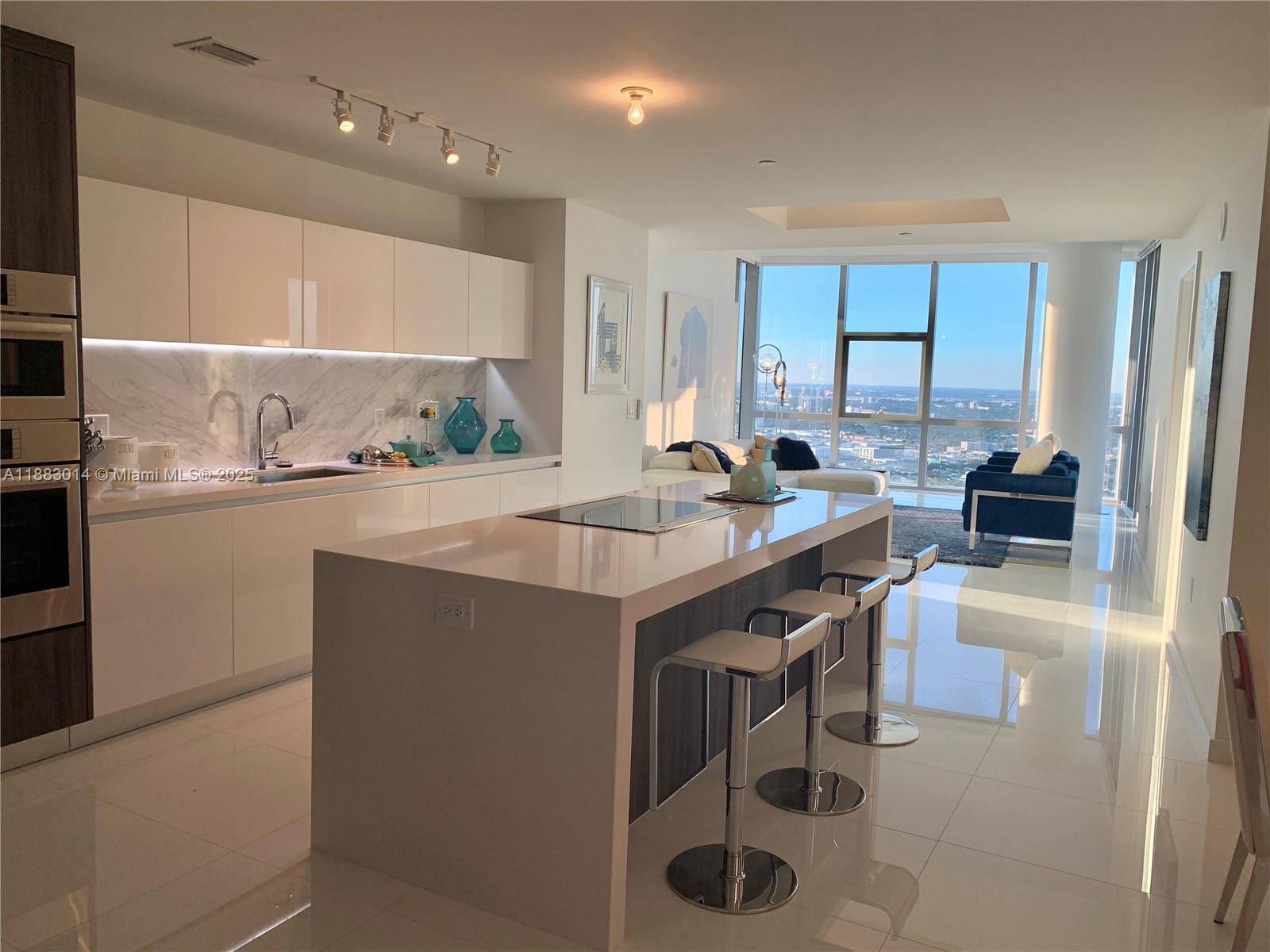 851 NE 1st Avenue # 4902