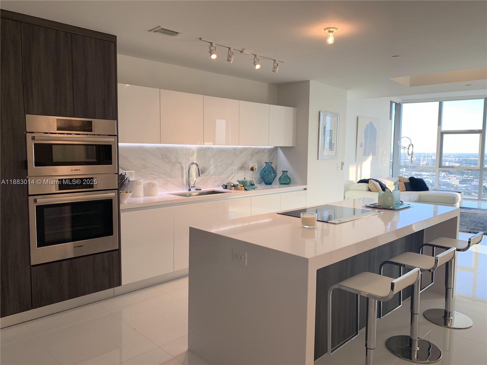 851 NE 1st Avenue # 4902