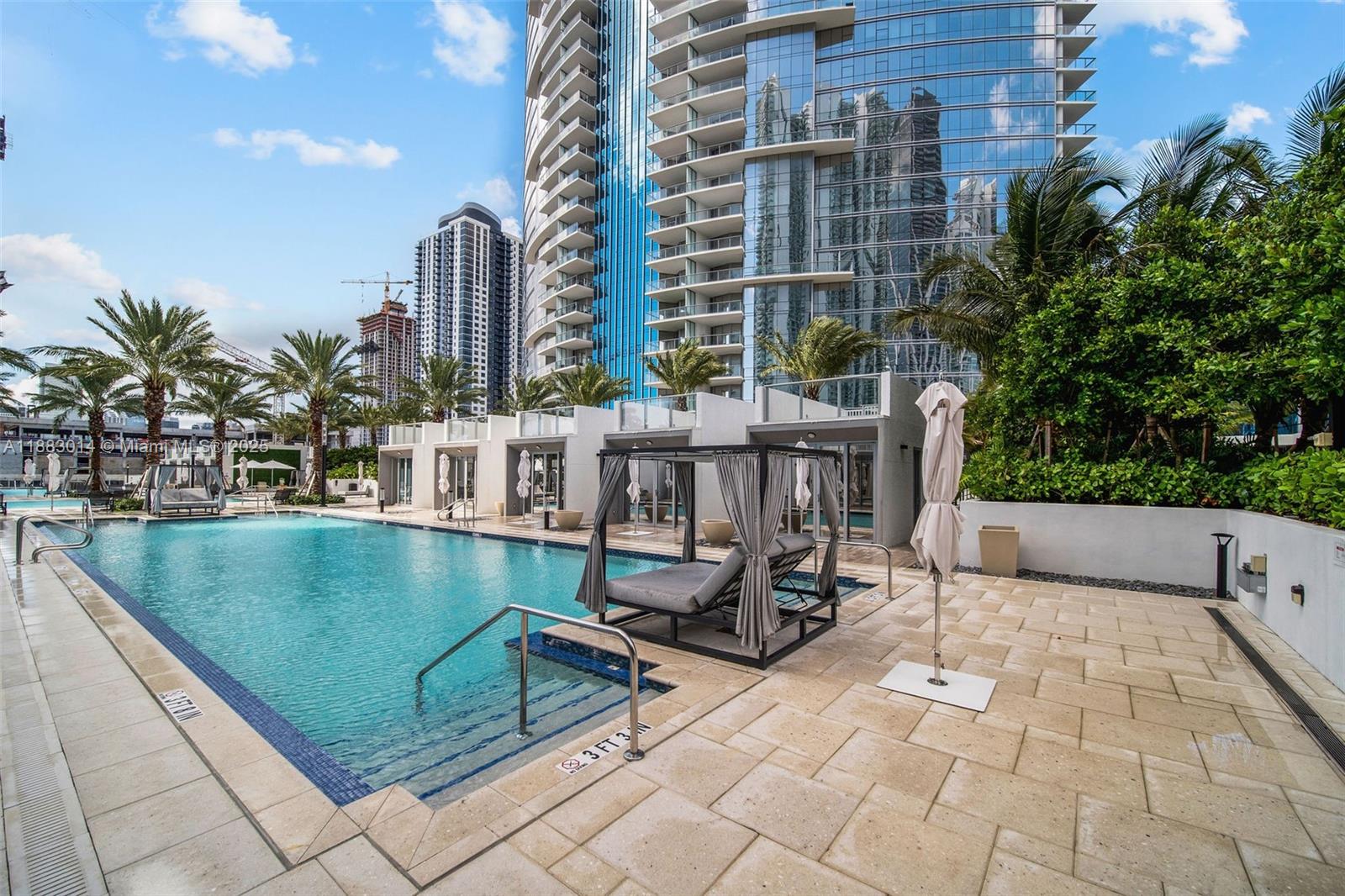 851 NE 1st Avenue # 4902