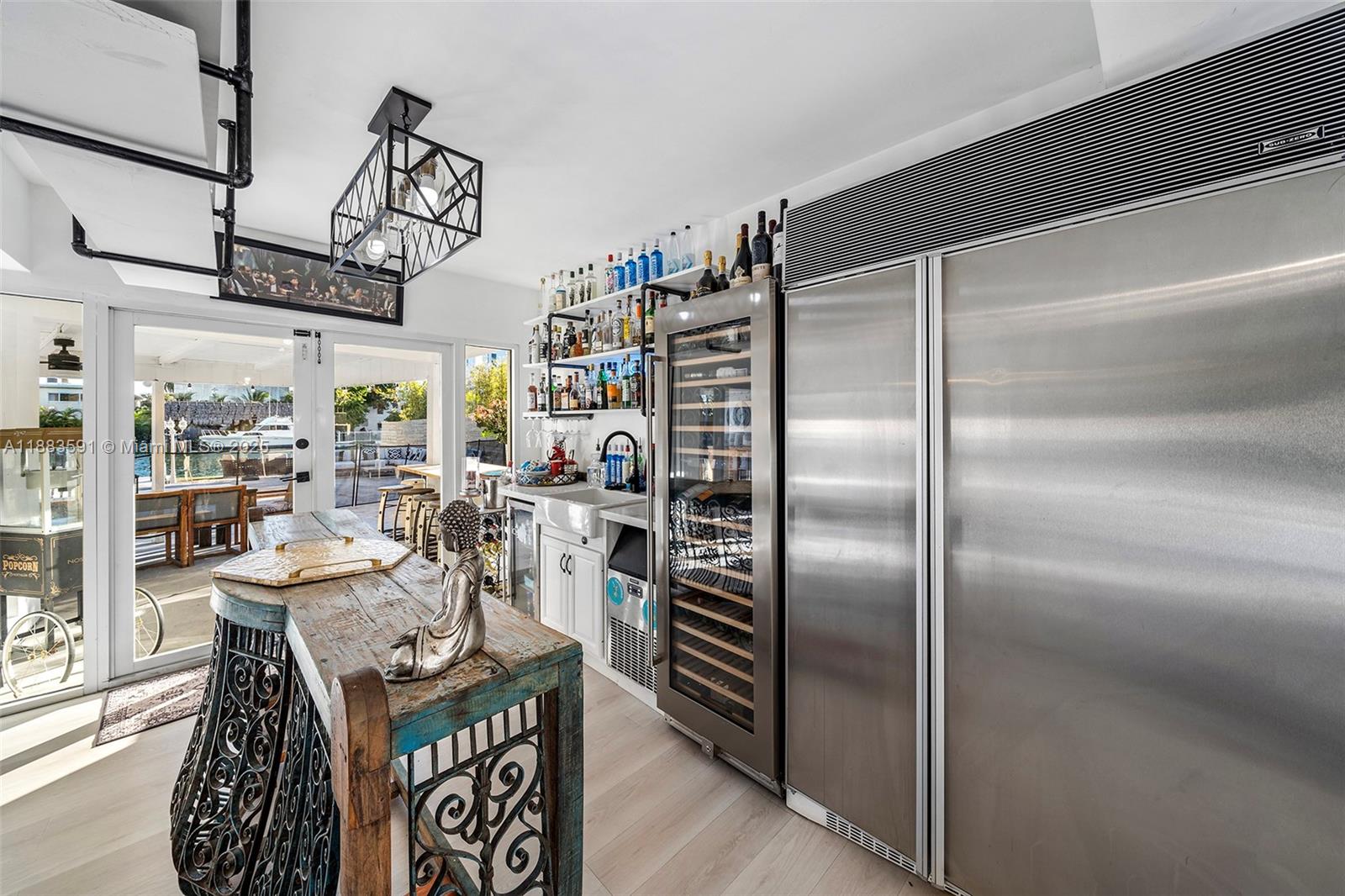 840 S Shore Dr