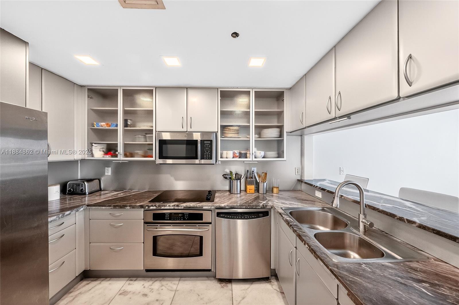 540 West Ave # 2111