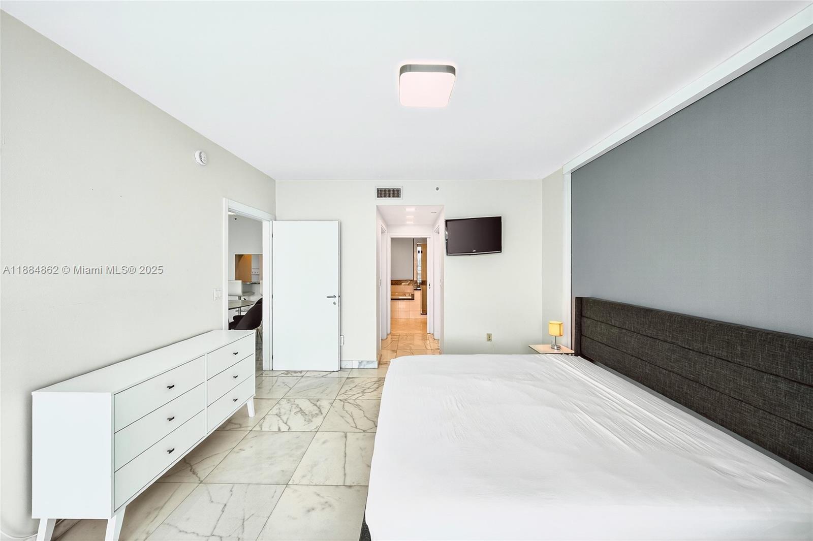 540 West Ave # 2111