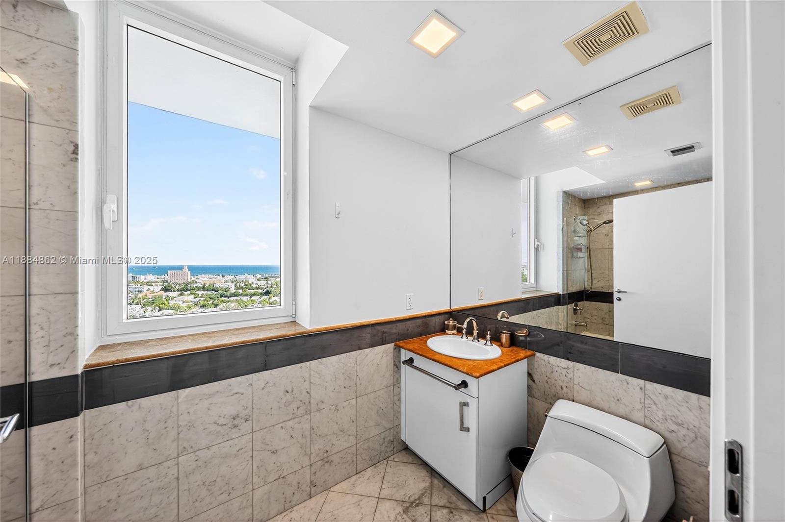 540 West Ave # 2111