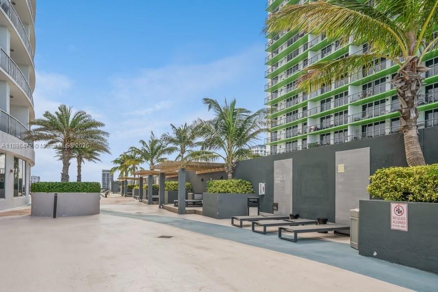 1750 N Bayshore Dr # 4802