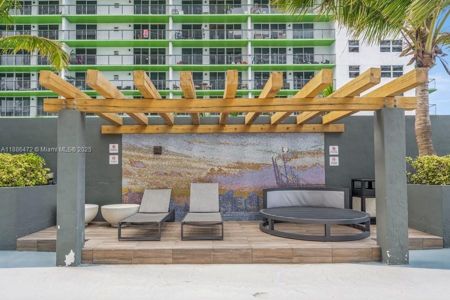 1750 N Bayshore Dr # 4802