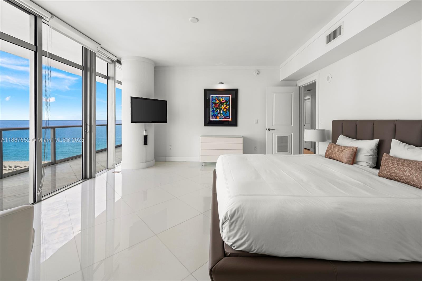 3737 COLLINS AV # 1301 Unit: S-1301