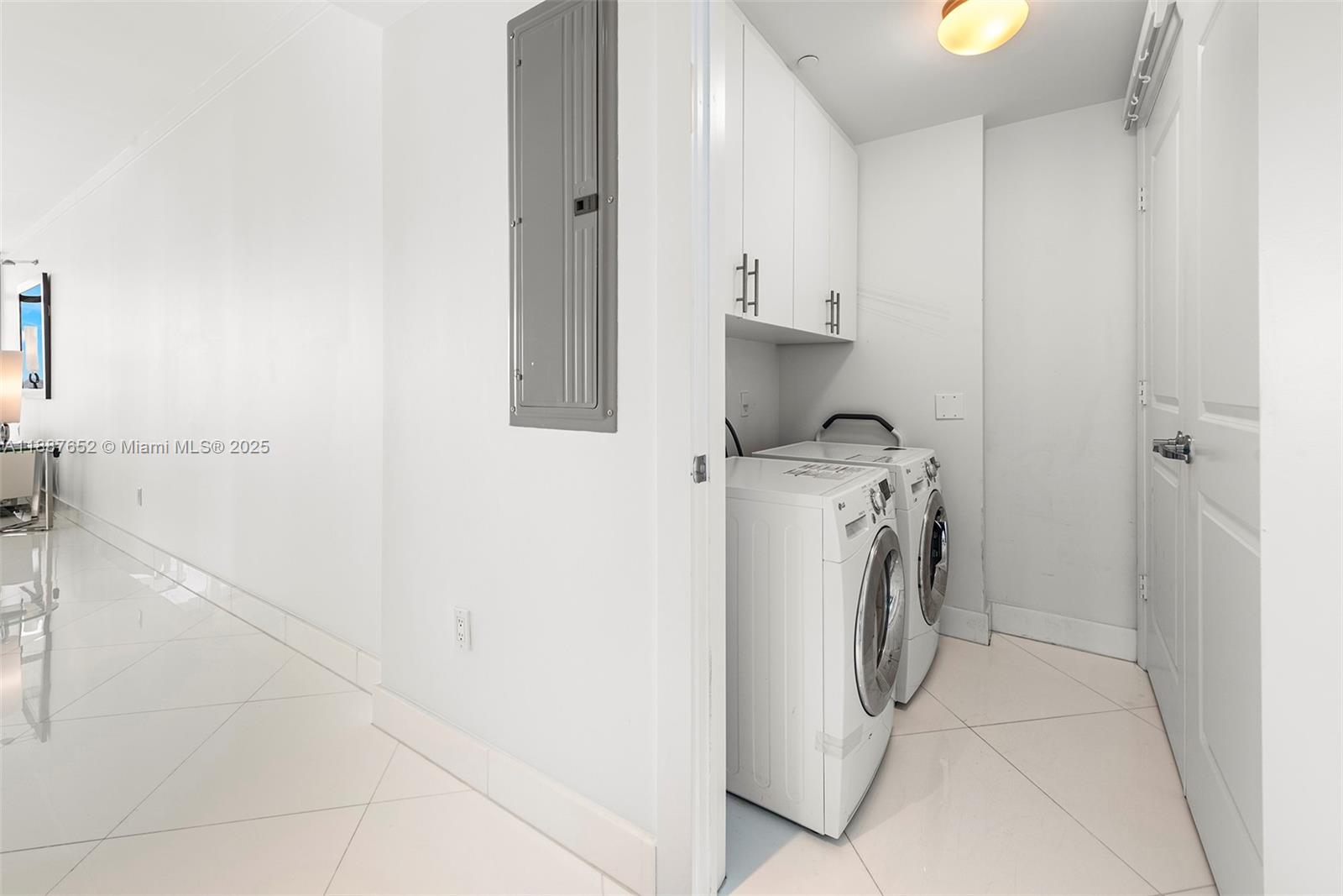 3737 COLLINS AV # 1301 Unit: S-1301