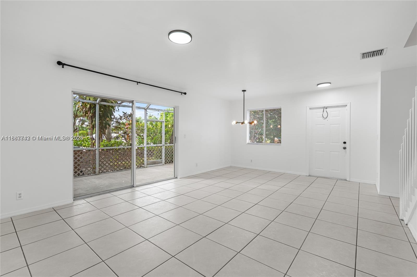 1162 SW 44th Ave