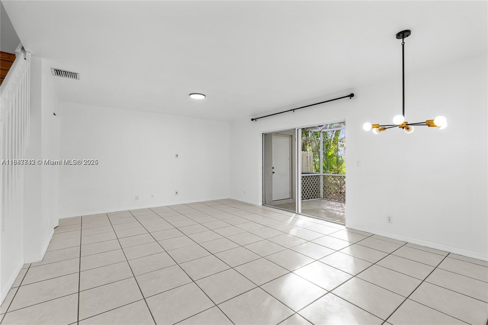 1162 SW 44th Ave