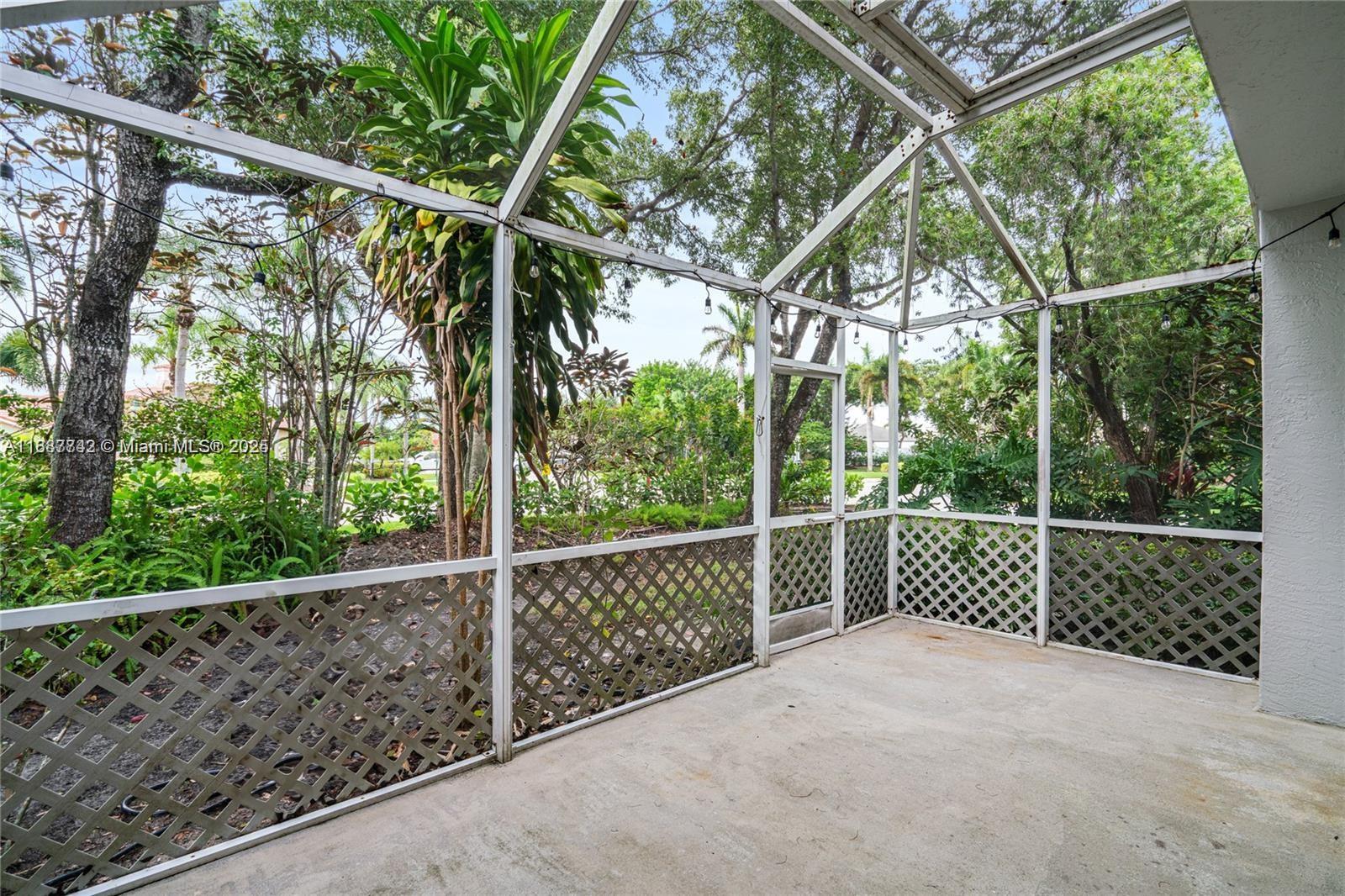 1162 SW 44th Ave