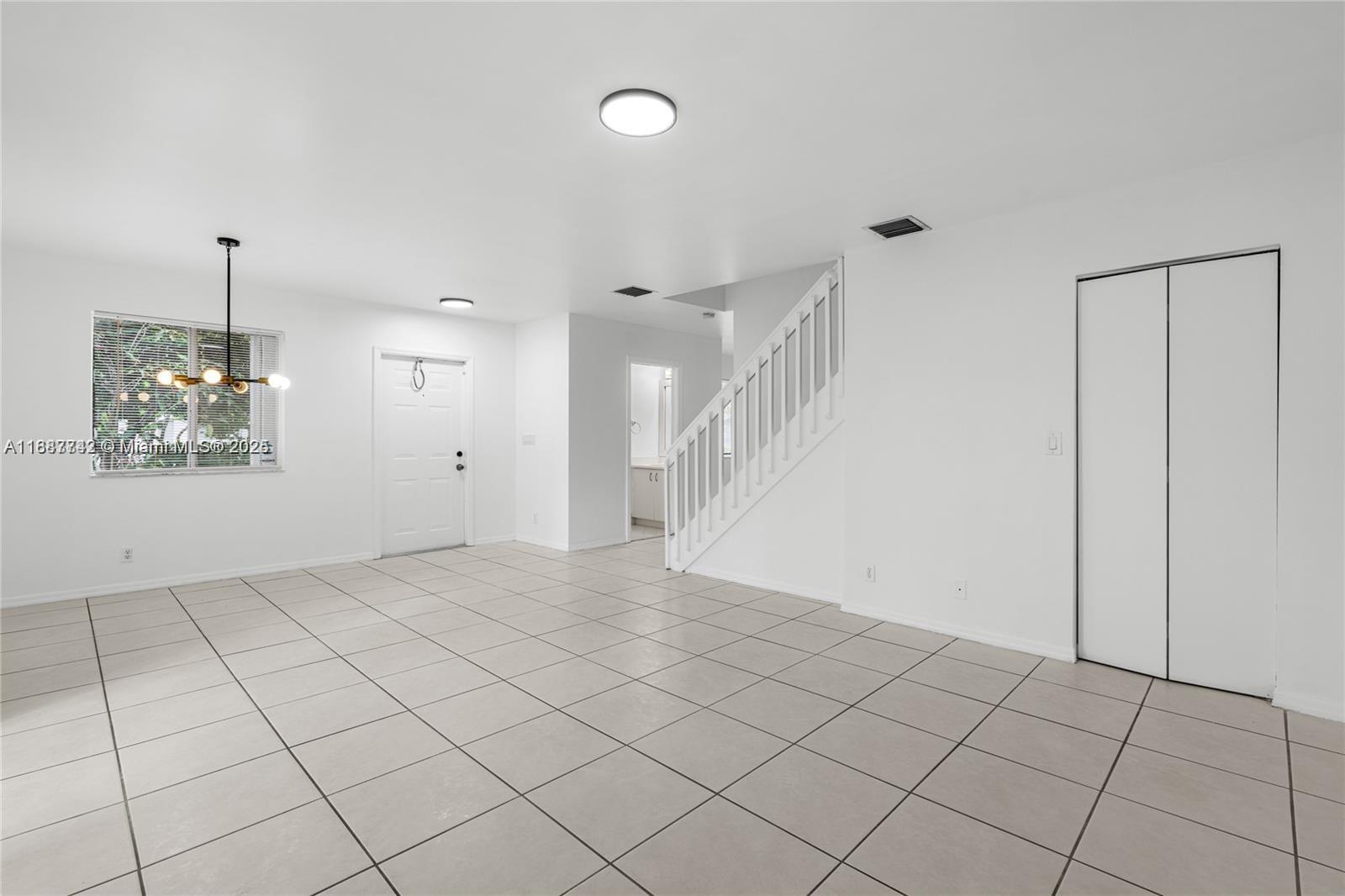 1162 SW 44th Ave