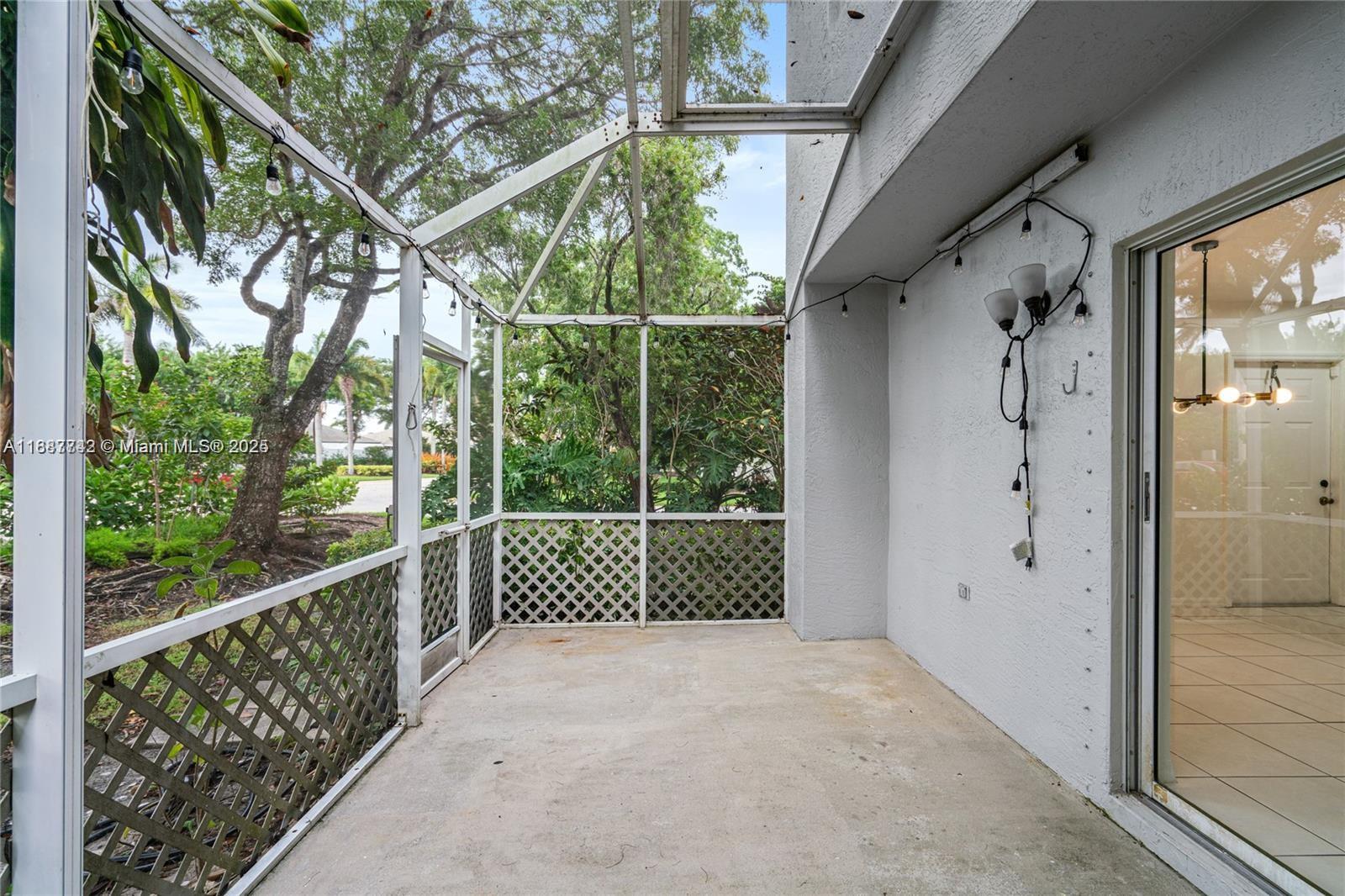 1162 SW 44th Ave