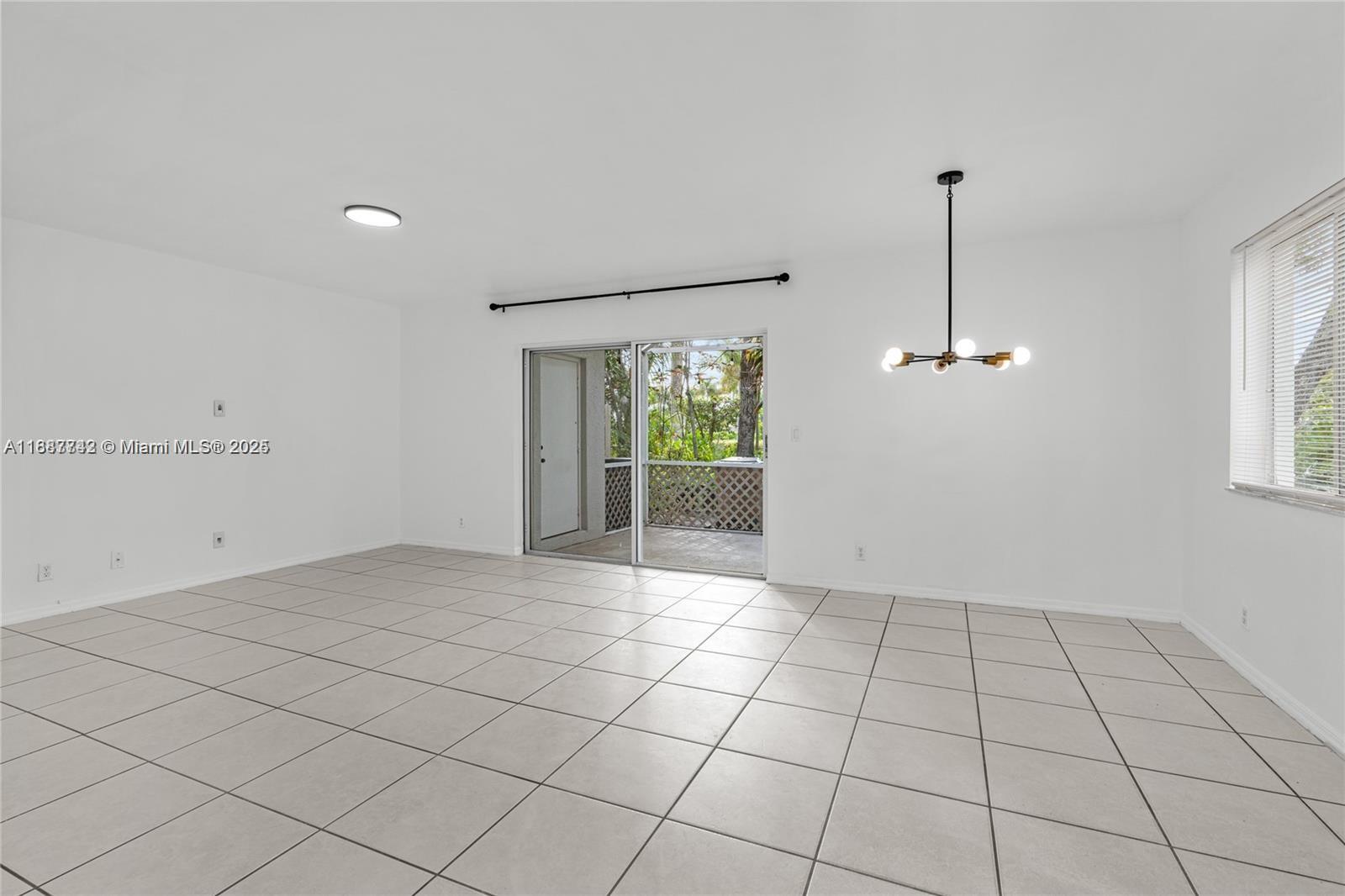 1162 SW 44th Ave