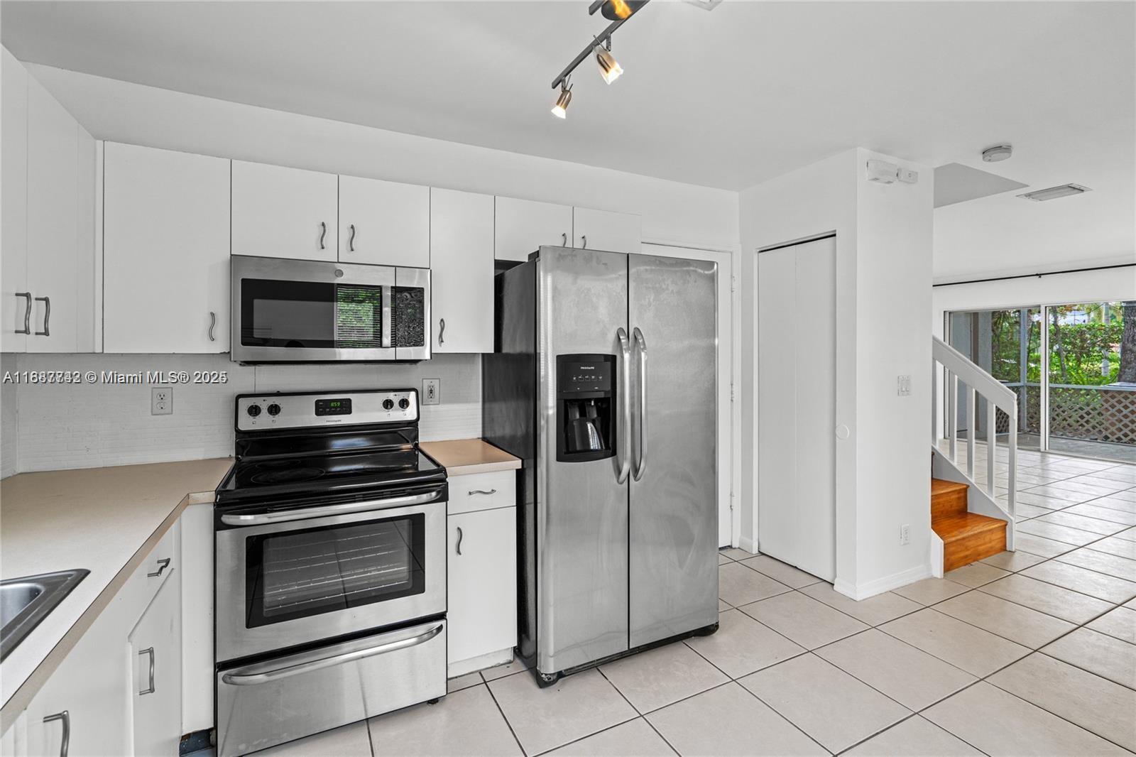 1162 SW 44th Ave
