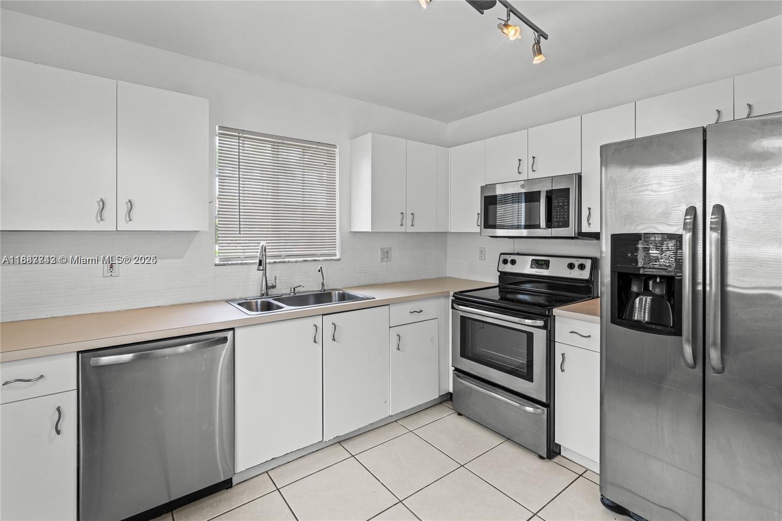 1162 SW 44th Ave