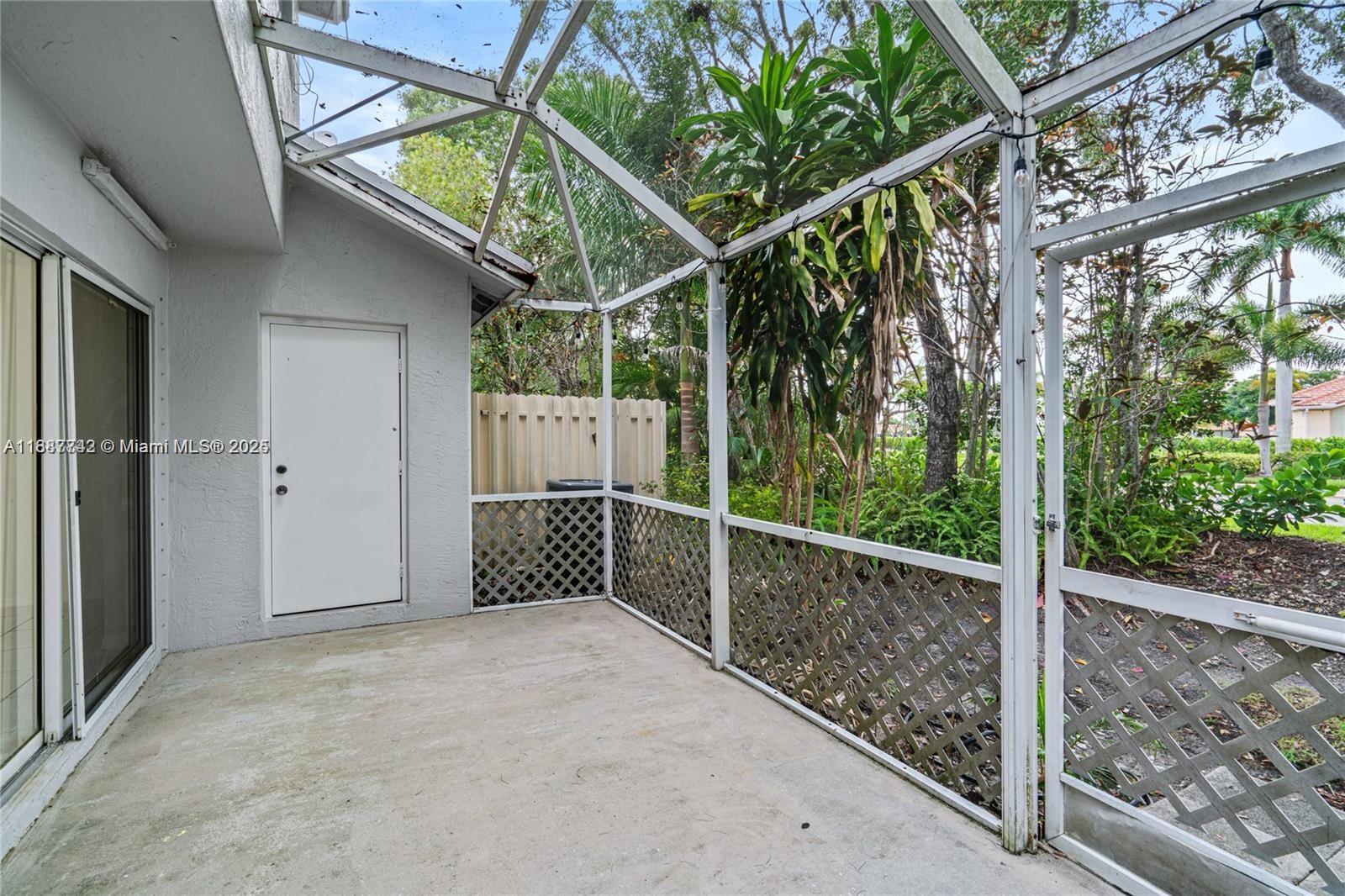 1162 SW 44th Ave