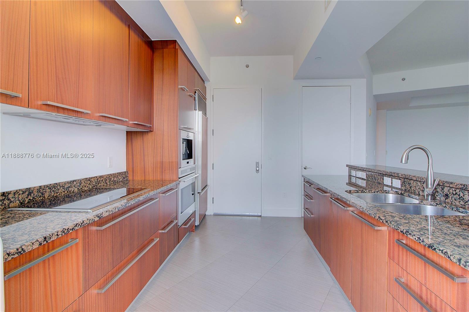 15901 Collins Ave # 1605