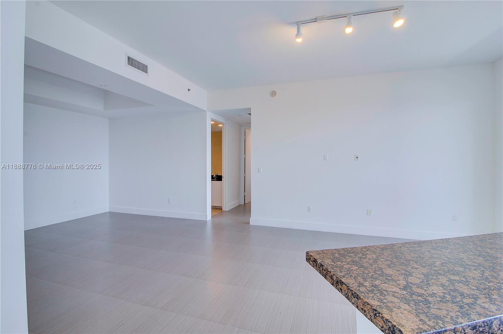 15901 Collins Ave # 1605