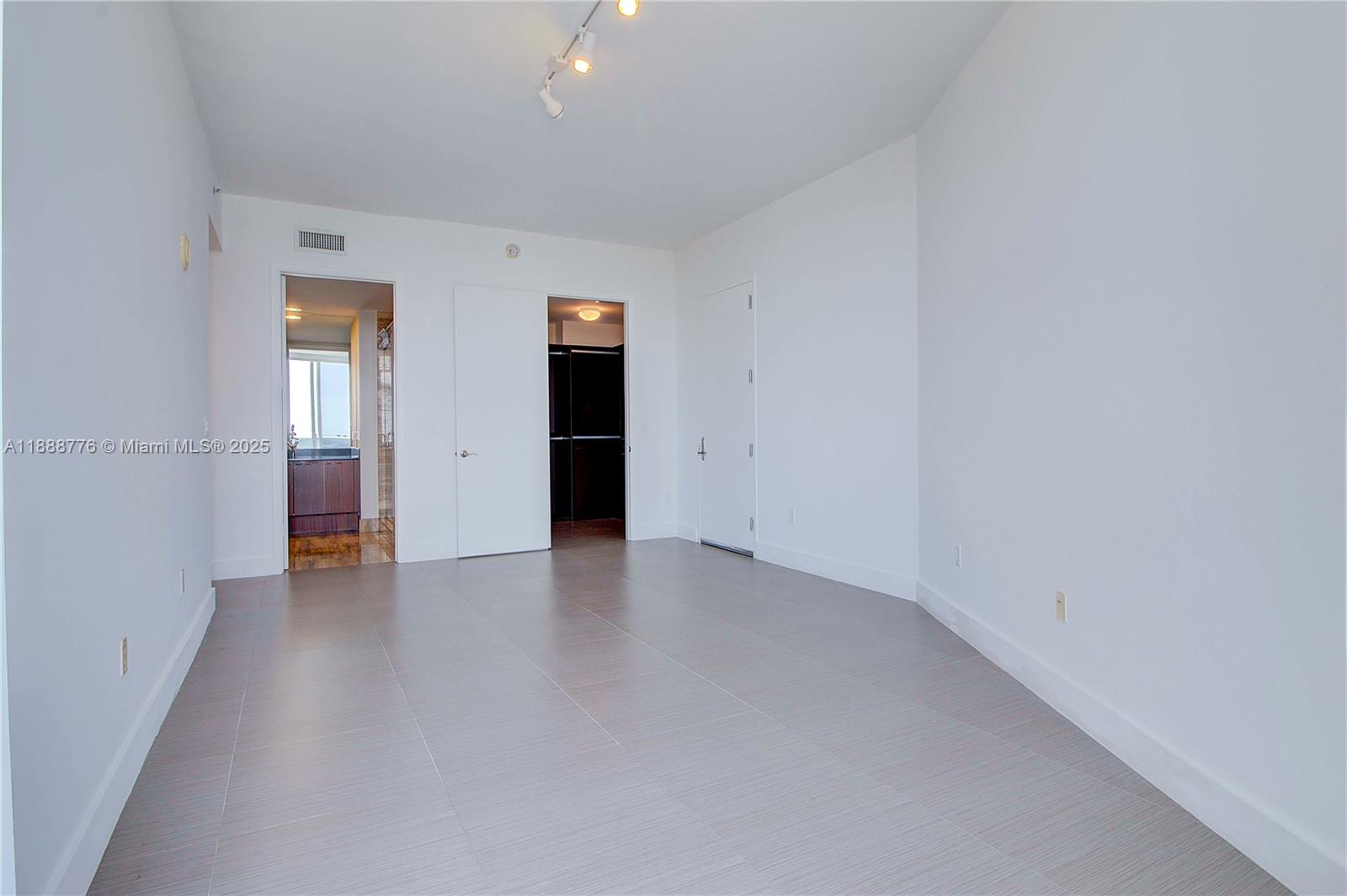 15901 Collins Ave # 1605