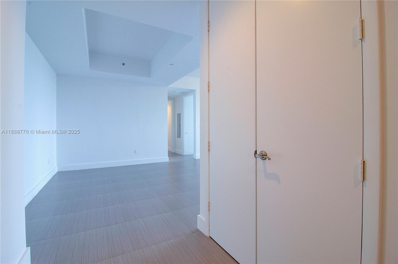 15901 Collins Ave # 1605
